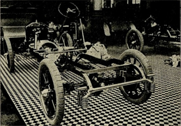 12hp Knight Hintere Federung