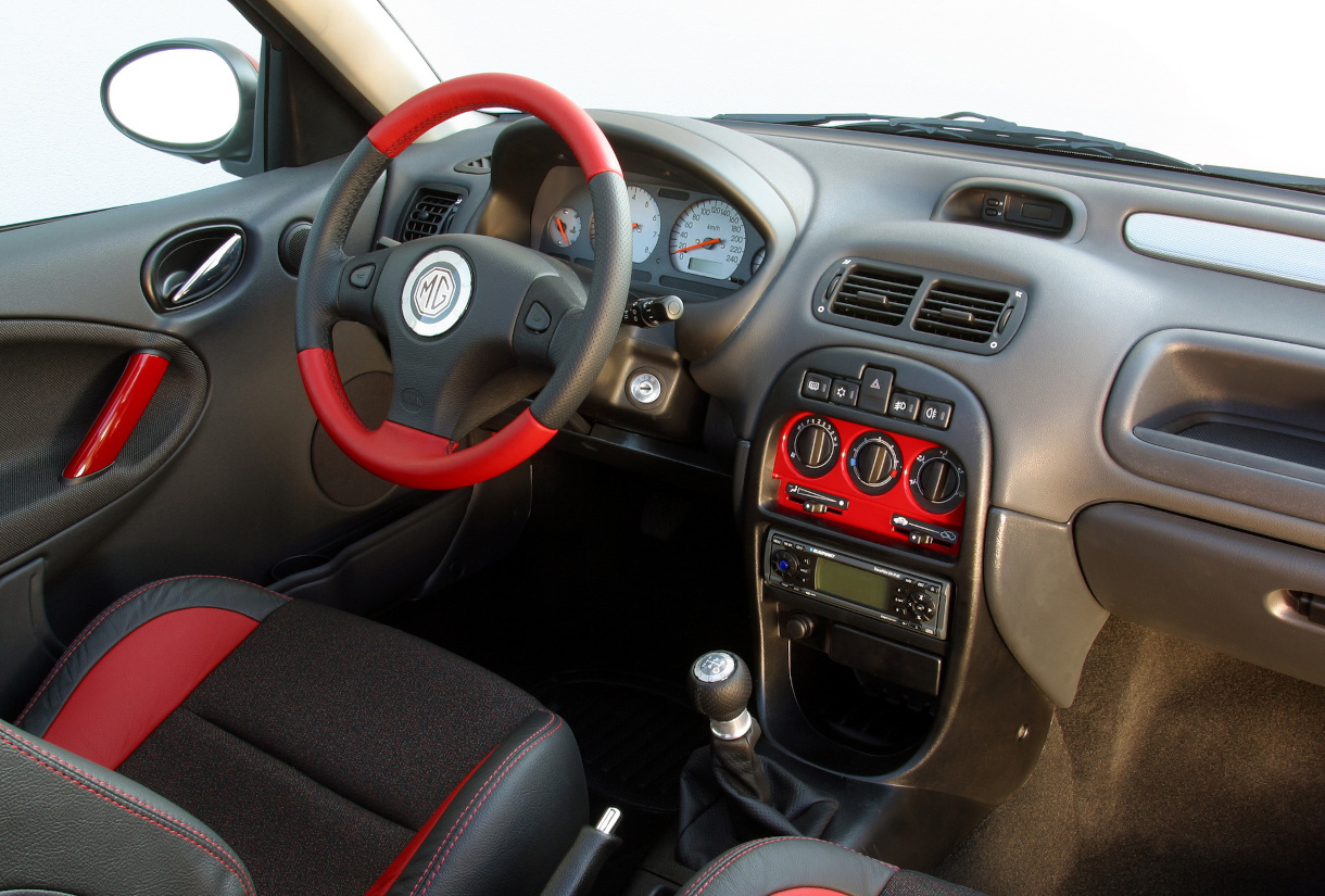 2001 ZR 160 5-Türer, Bild 04