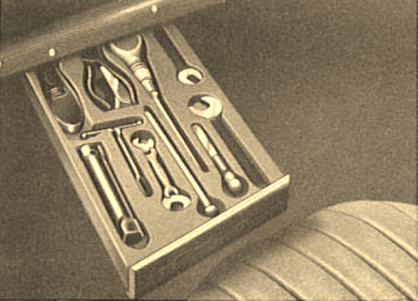 Rover P2 Werkzeugschublade