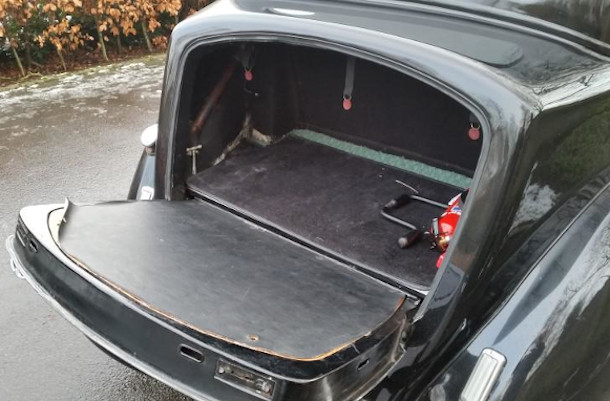 1948 ROVER P3 6-light Saloon
