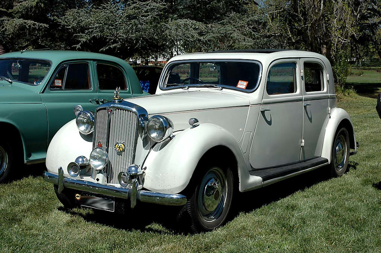 1948 ROVER P3 6-light Saloon