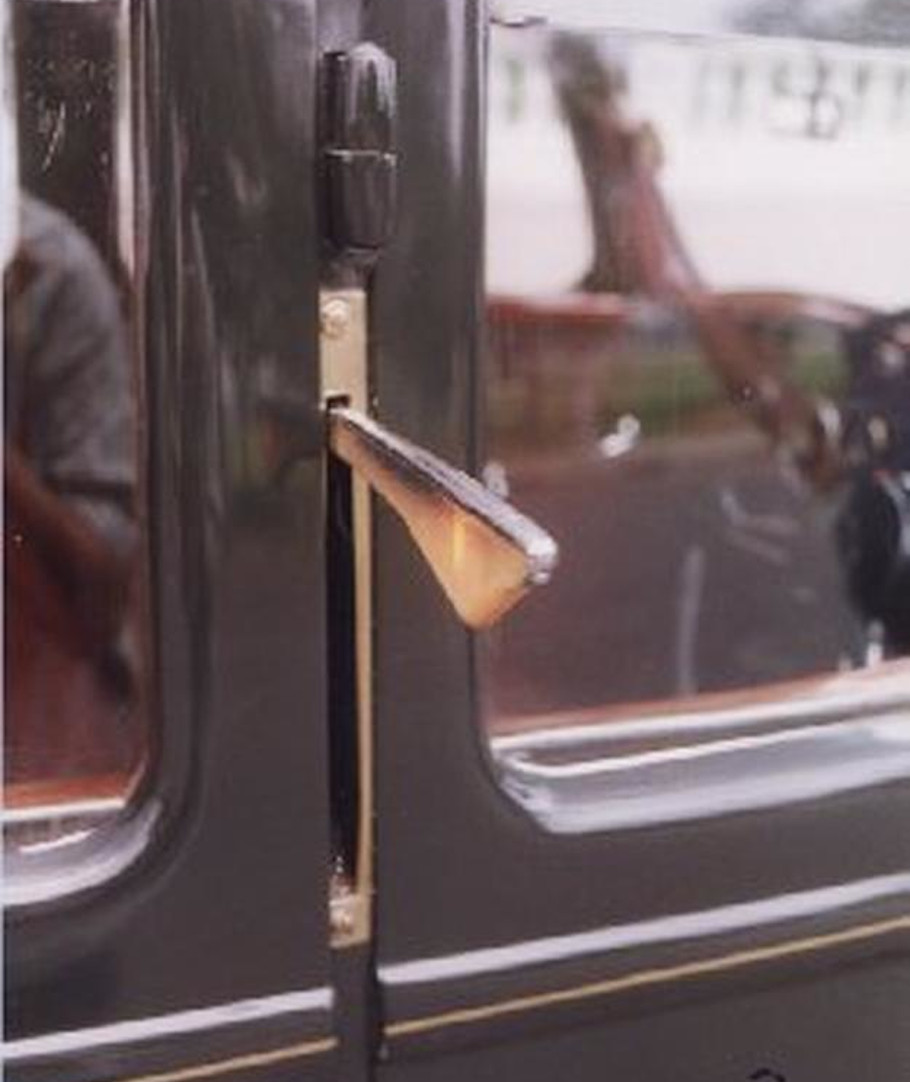 1948 ROVER P3 6-light Saloon